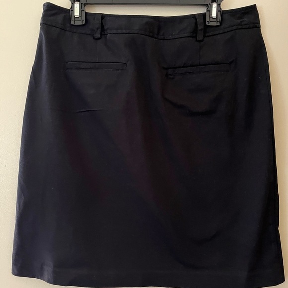 DANA BUCHMAN Women’s Black Mini Skirt. 4 Mock Pockets. Side Zip. Size 10 - Picture 2 of 7